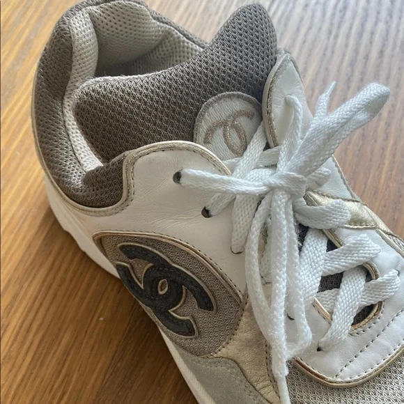 Chanel Women Interlocking CC Logo Low Top Suede Sneakers Shoes Size 8 - Picture 4 of 8